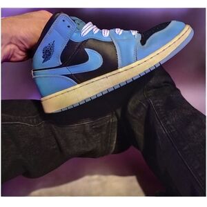 Jordan Kids Sneakers in Light Blue and Black